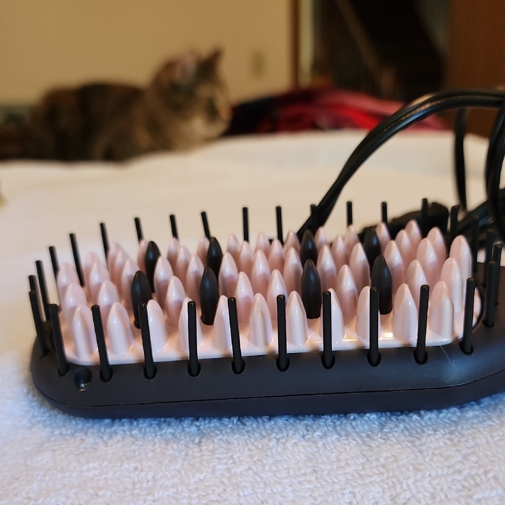 Remington Black and Pink Hair Straightening Brush - Picture 4 of 8